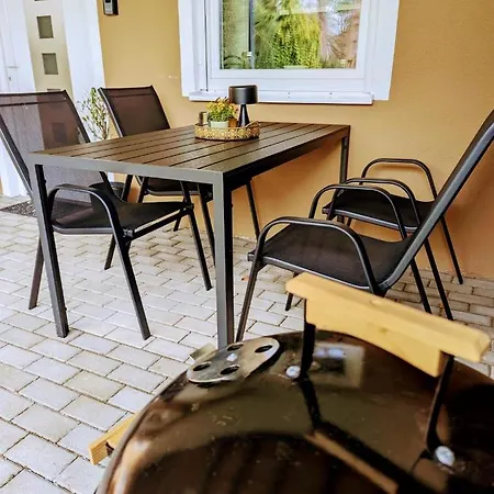 Ferienwohnung Jobst - Ruhig Mit Blick Ins Gruene Nittenau Exterior photo